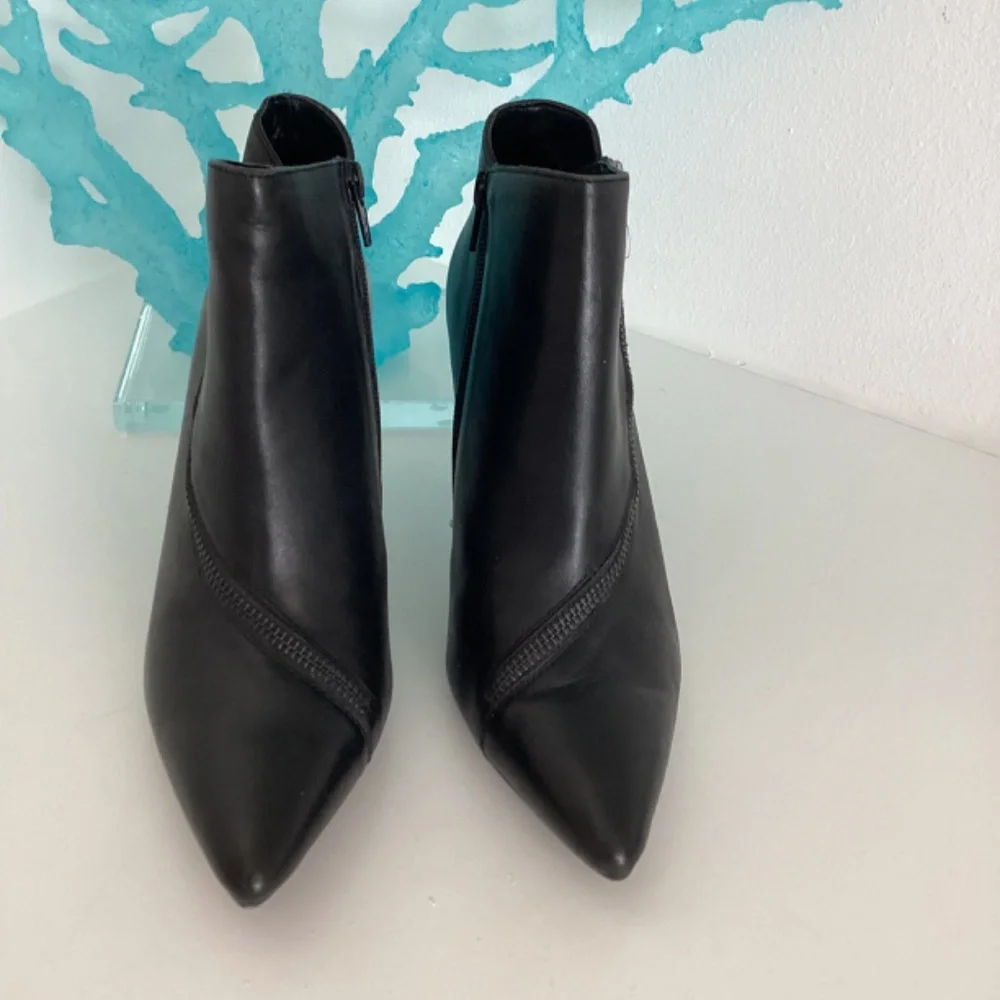 AEROSOLES HEELREST ANKLE ZIPPER ACCENT BOOTIES BOOTS 3.5 in Heel Sz 7.5
